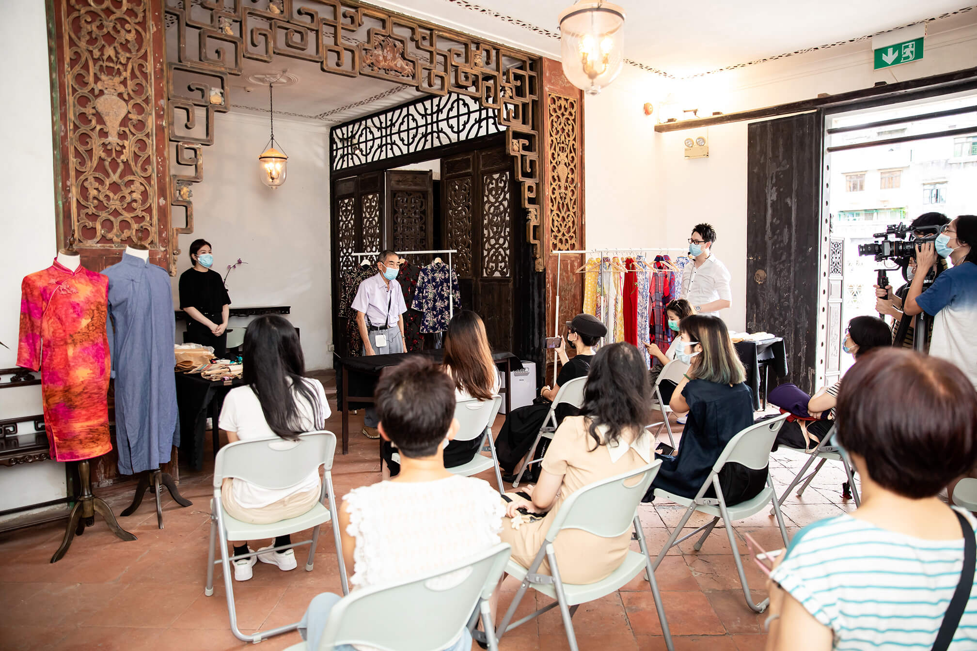 「雲裳傳藝—中式長衫及裙褂製作技藝示範工作坊」 6月20日至21日 — 鄭家大屋